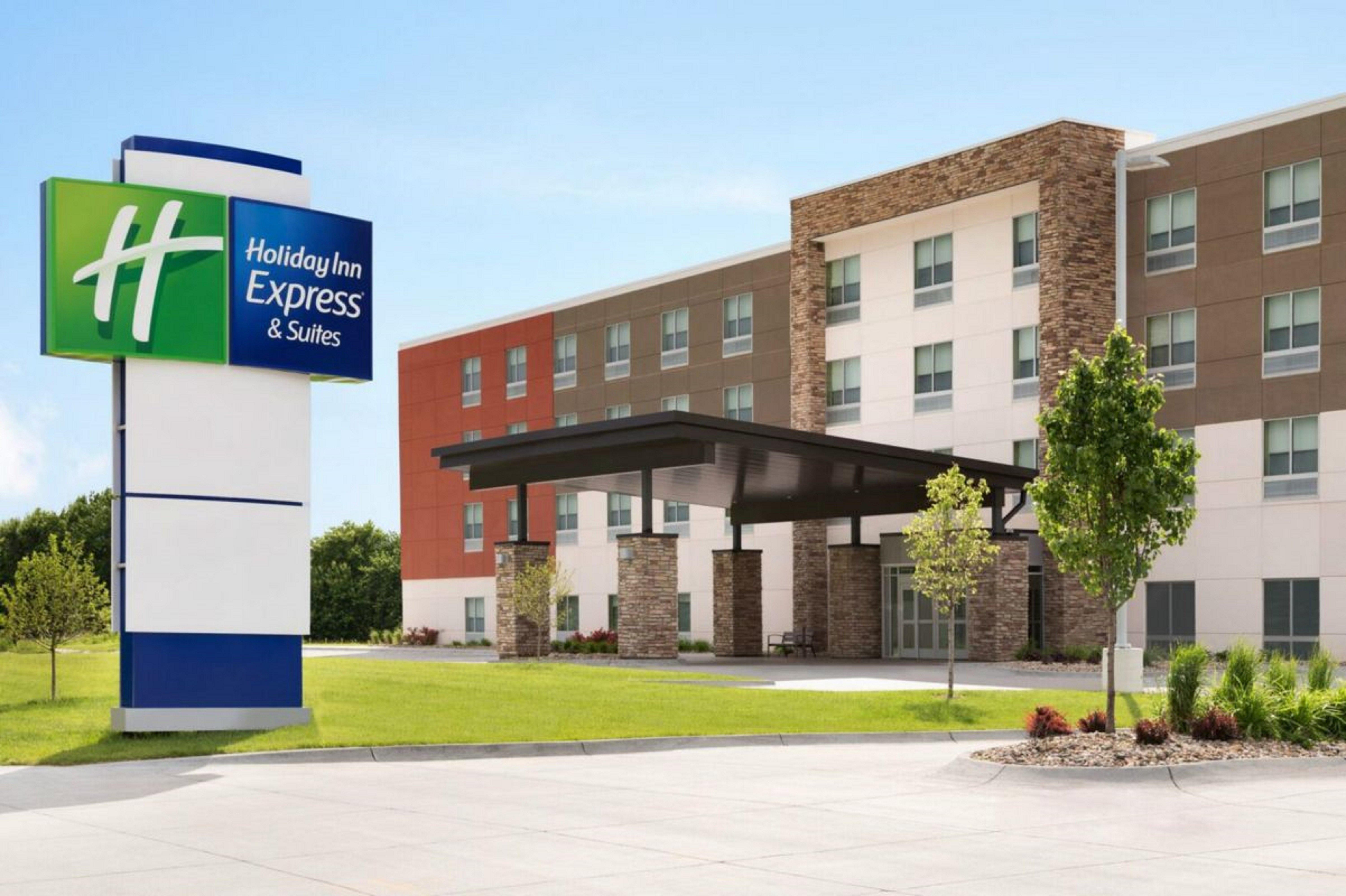 Holiday Inn Express & Suites - Marion By Ihg Екстериор снимка